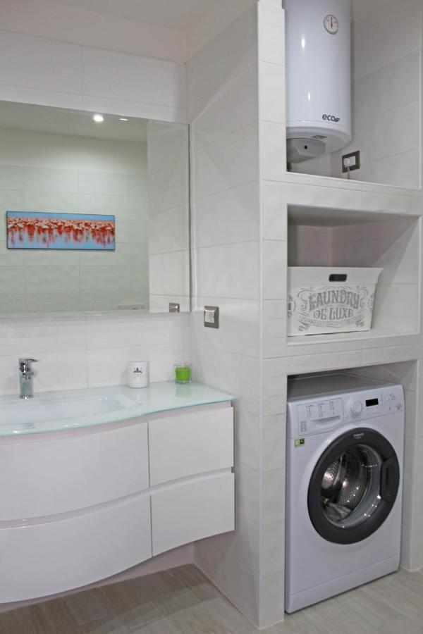קליארי Flamingo Luxury Apartment Ajpsardinia מראה חיצוני תמונה