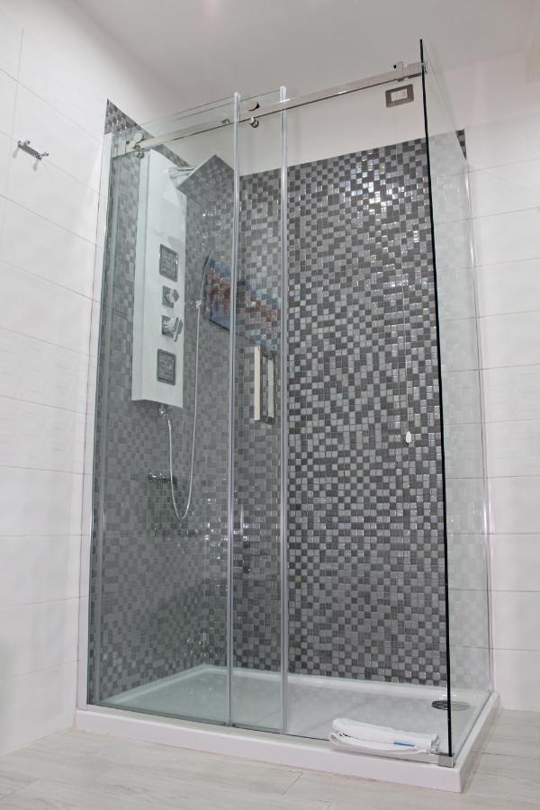 קליארי Flamingo Luxury Apartment Ajpsardinia מראה חיצוני תמונה