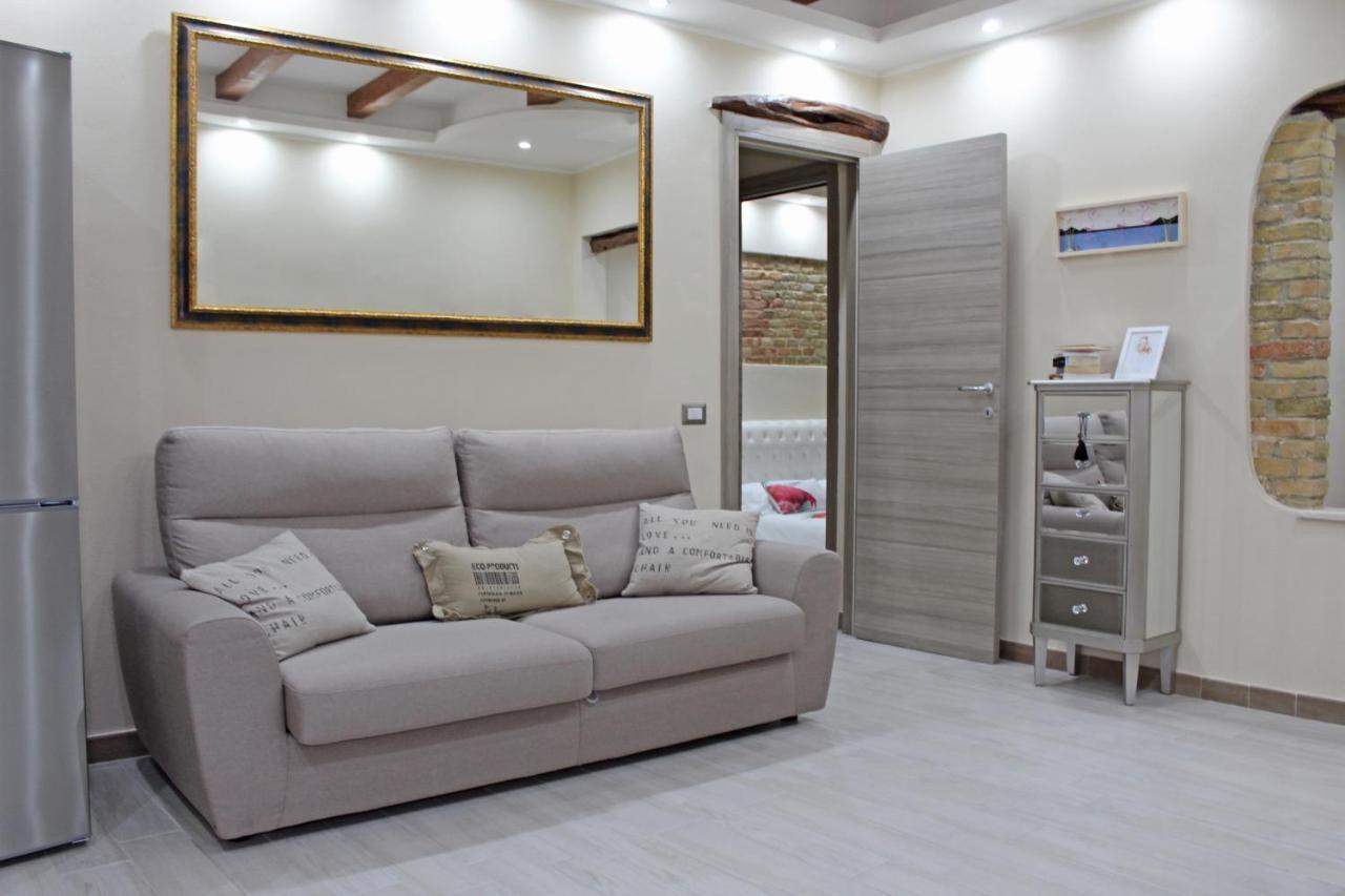 קליארי Flamingo Luxury Apartment Ajpsardinia מראה חיצוני תמונה