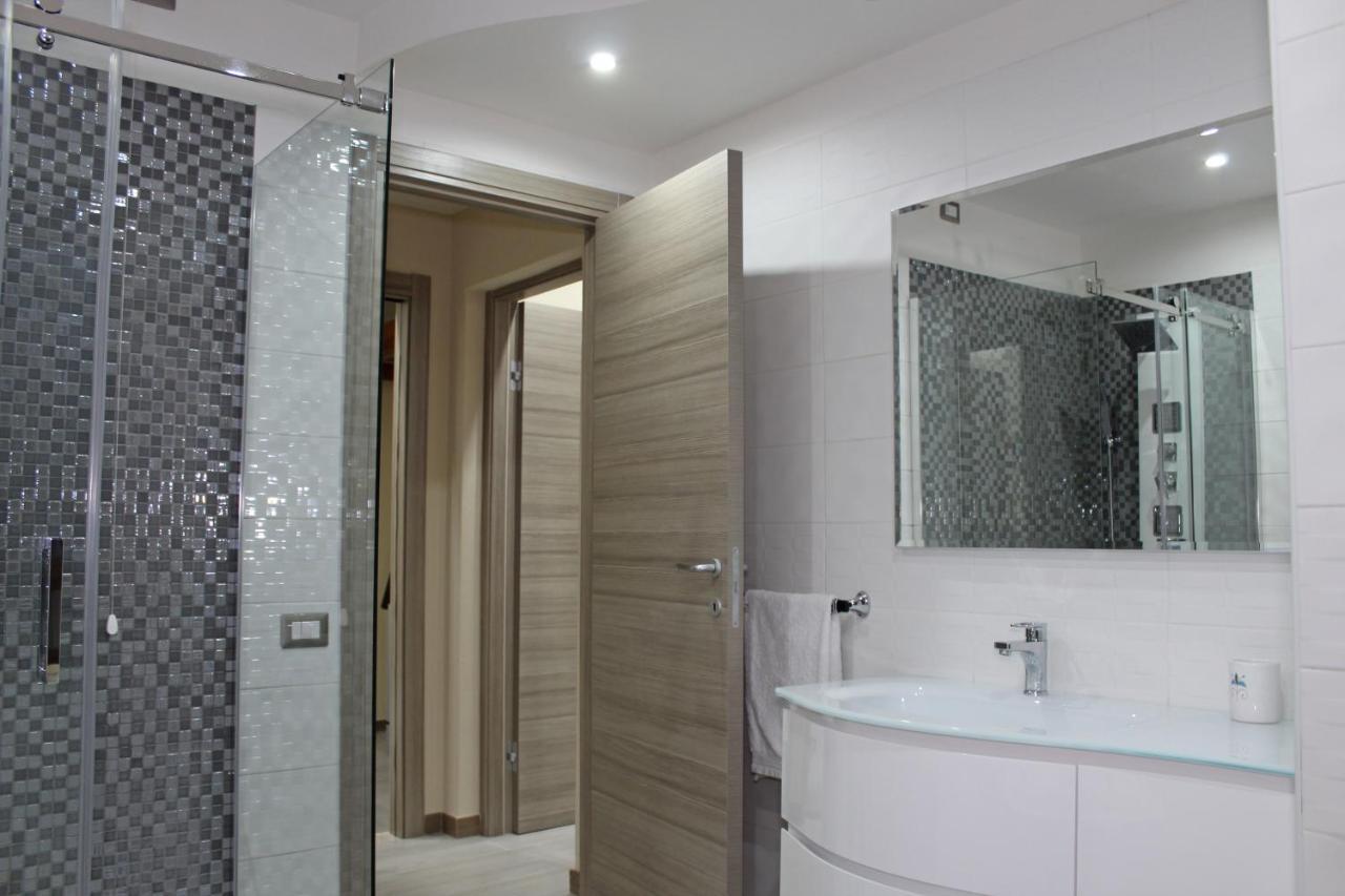קליארי Flamingo Luxury Apartment Ajpsardinia מראה חיצוני תמונה