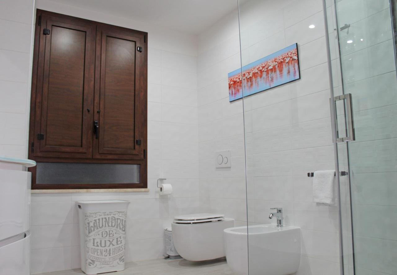 קליארי Flamingo Luxury Apartment Ajpsardinia מראה חיצוני תמונה